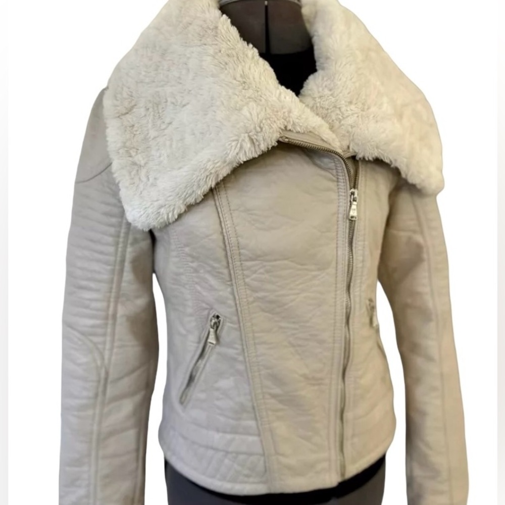 GUESS Jacket - Picture 2 of 11